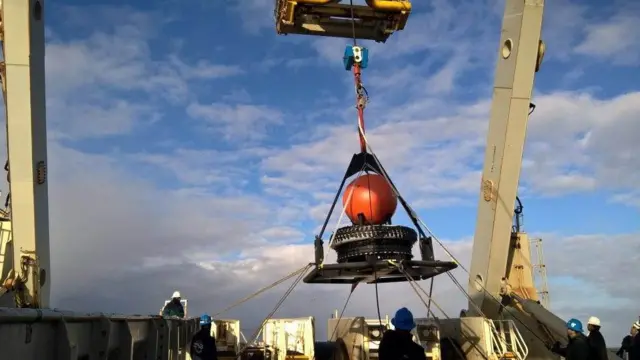 Los hidrófonos son capaces de detectar sonidos en el mar que se originaron a miles de kilómetros de distancia
