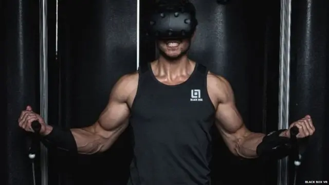 काल्पनिकदृष्ट्या व्यायाम करणारा माणूस