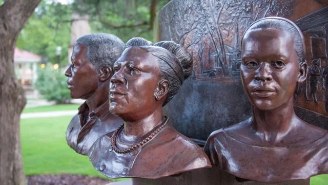 Monumento aos líderes anti-discriminação racial