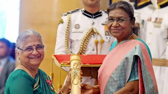 సుధామూర్తి