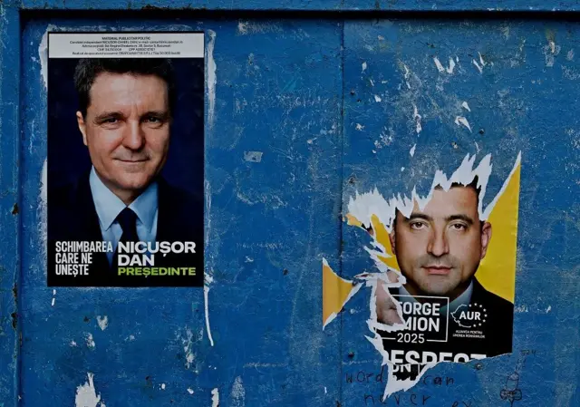 Izborni plakati u Rumuniji, 14. maj 2025. 
