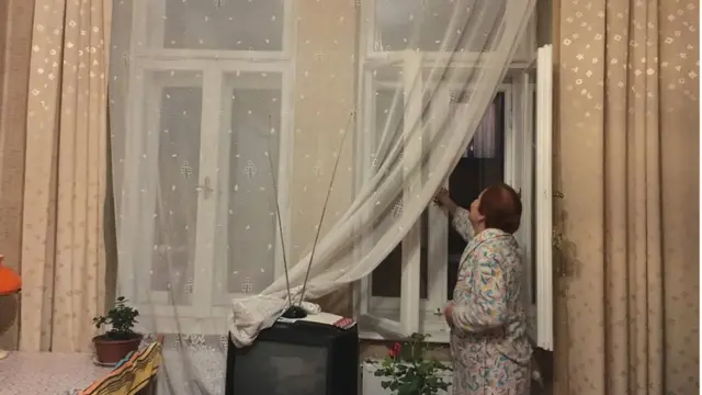 Братів Рогатинців, пенсіонерка