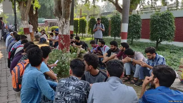 कश्मीरी छात्रों का प्रदर्शन