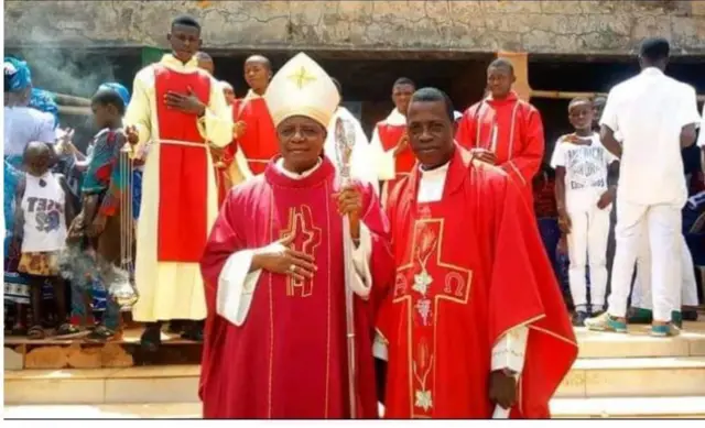 Bishop Godfrey Onah na Paul Obayi