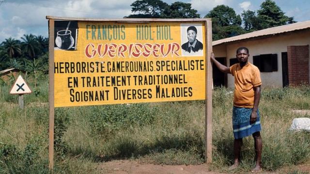 Le coût des prestations dans les centres de santé publics ont conduit beaucoup d'Africains à se tourner vers les tradipraticiens