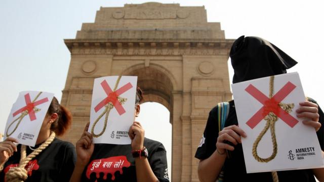 Акция Amnesty International против смертной казни десять лет назад в Индии.