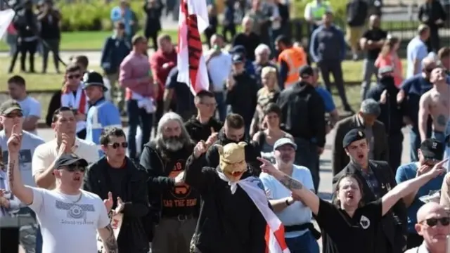 ای ڈی ایل کے حامیان