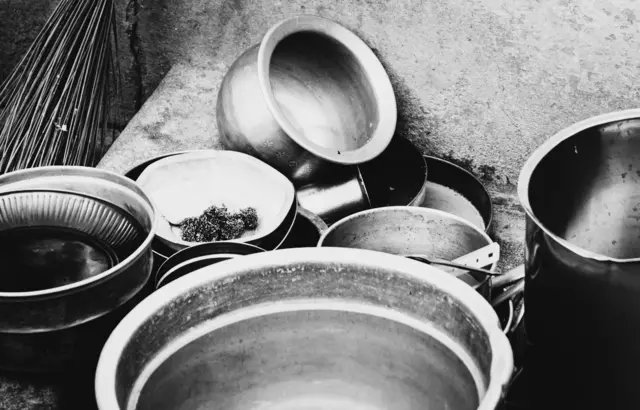 அலுமினியம் பாத்திரத்தில் சமைப்பதால் உடல்நலனுக்கு ஆபத்தா? நிபுணர்கள் கூறுவது என்ன?