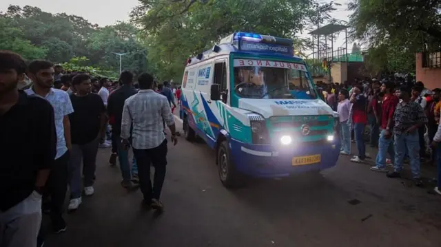 या घटनेवर राजकारण करू नये असंही शुक्ला म्हणाले आहेत.