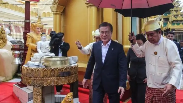 တောင်ကိုရီးယားသမ္မတ မွန်ဂျေအင်း မြန်မာပြည်လာရောက်စဉ်