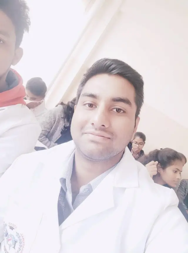 Индиялык Шоурья туткан дини үчүн көйгөйлөргө дуушар болгон