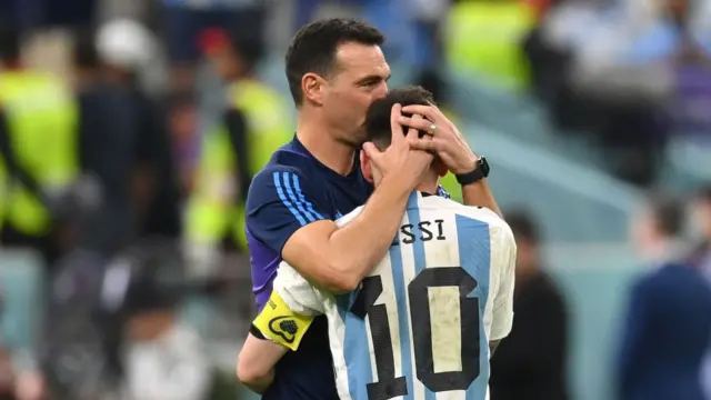 Scaloni y Messi