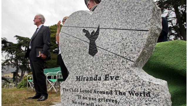 Pouco se sabe sobre a menina, apenas que ela tinha três anos quando morreu e que foi enterrada cercadajogo jogo da roletacuidados especiais no século 19