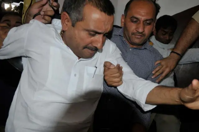 నిందితుడు, కోర్టు, శిక్ష, సస్పెండ్