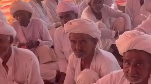 ராஜஸ்தான் - பெண்கள் ஸ்மார்ட்ஃபோன் பயன்படுத்தத் தடை விதித்த பஞ்சாயத்து