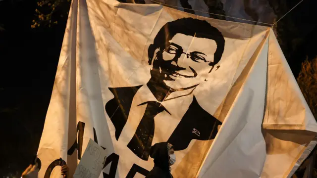 خشم عمومی به دلیل دستگیری اکرم امام‌اوغلو در یک پرونده «فساد و تروریسم» شدت یافته است