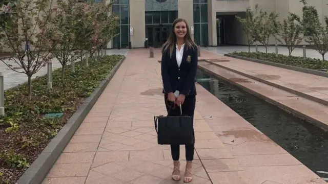 Biritanii Higiinsi iffatti dubbatte