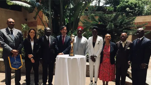 FIFA rep wit goment officials