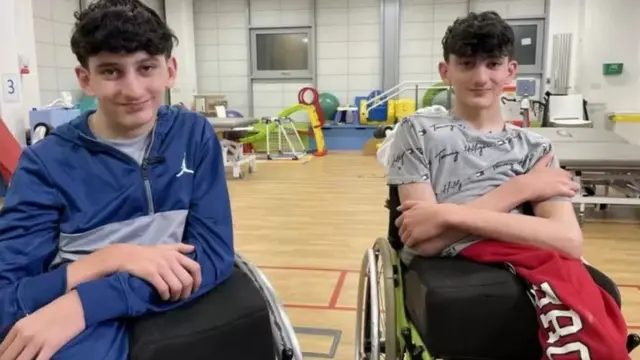 Hassan (à gauche) et Hussein (à droite) ont été séparés lorsqu'ils avaient quatre mois.