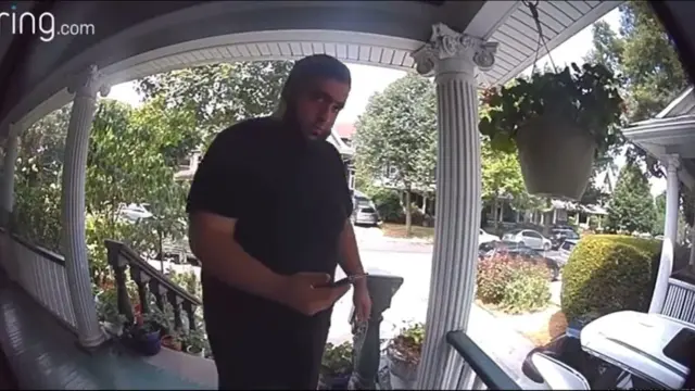 سال گذشته تصویری که از دوربین زنگ خانه خانم علی‌نژاد ضبط شده بود و مهدی‌اف را در برابر خانه او نشان می‌داد در شبکه‌های اجتماعی منتشر شد