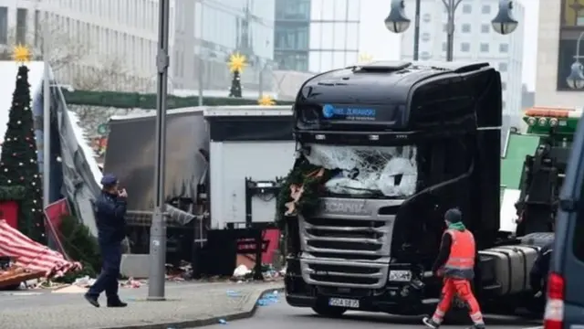 बर्लिन के क्रिसमस बाज़ार पर ट्रक से हमला