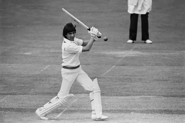 1978 में लॉर्ड्स में क्रिकेट क्लब के एक मैच में शॉट खेलते मोहसिन ख़ान 
