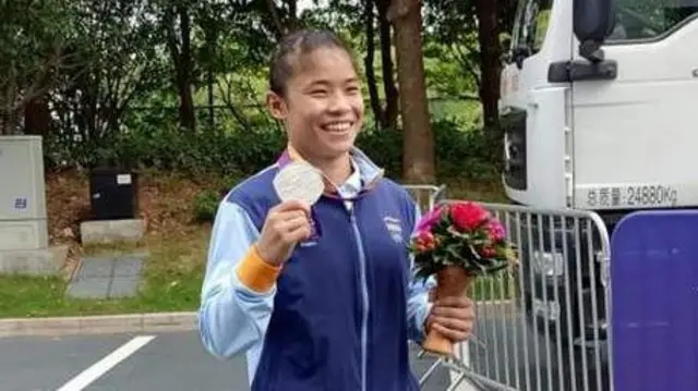 ਰੋਸ਼ੀਬੀਨਾ ਦੇਵੀ ਨਾਓਰੇਮ