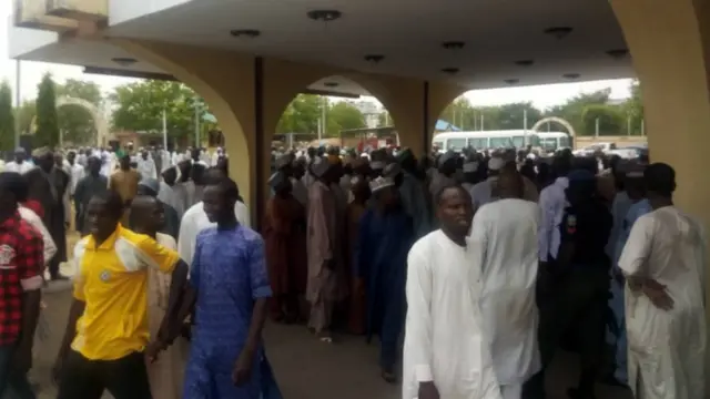 Pipo from some local goments come Assembly to show appreciation on Tuesday