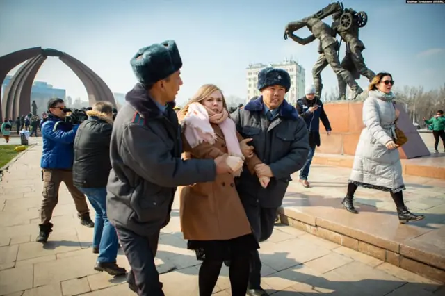 Милиция кармап кеткен аялдардын Татьяна Зеленская дагы болгон.