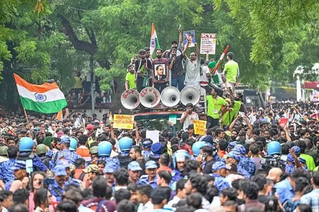 20 جولائی کے جنتر منتر سے پارلیمان کی جانب مارچ میں دسیوں ہزار نوجوانوں نے شرکت کی