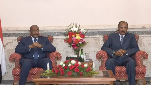 ፕረዚደንት ልኡላዊ ቤትምኽሪ ሱዳን ጀነራል ዓብዱል-ፋታሕ ኣል-ቡርሃን ምስ ፕረዚደንት ኤርትራ ኢሳይያስ ኣፈወርቂ