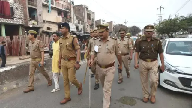 पुलिसकर्मी