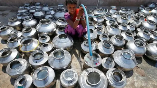 Өлкөдө миллиондогон кишилер азырга чейин таза сууга жетпей жүрөт.