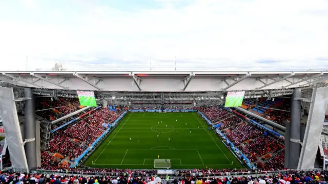 No se ve muy claro desde la grada temporal que pusieron para el Mundial en el estadio Central de Ekaterimburgo.