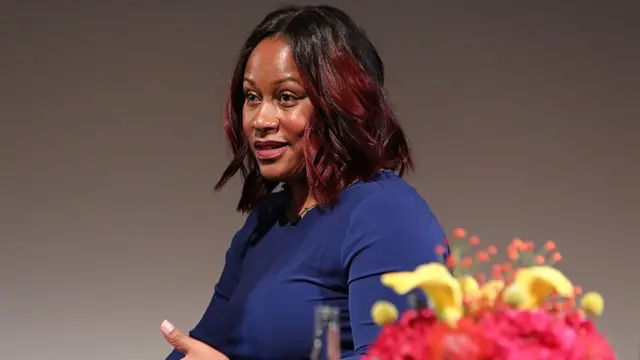 Karen Blackett, spécialiste en publicité et communication.