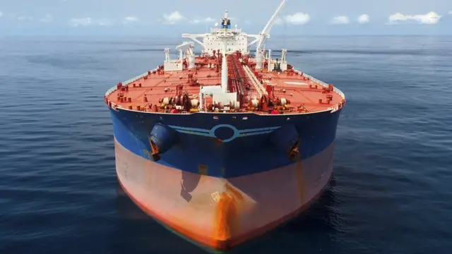 Oil tanker