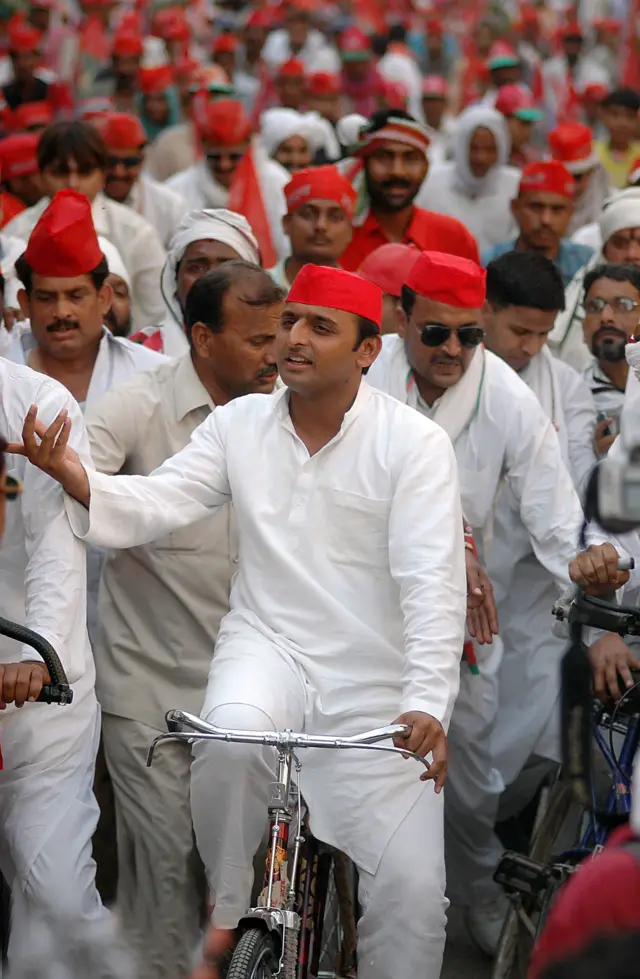 अखिलेश यादव