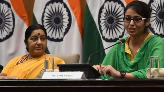 डॉक्टर उज़मा पाकिस्तान से लौटने के बाद भारतीय विदेश मंत्री सुषमा स्वराज के साथ