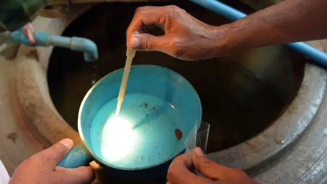 รองอธิบดีกรมควบคุมโรค แนะประชาชนช่วยกันคนละไม้คนละมือในการกำจัดแหล่งเพาะพันธุ์ยุงซึ่งเป็นพาหะนำโรคไข้ซิกา