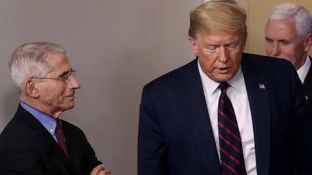 ડૉ. ફલૂચી સાથે ટ્રમ્પની તસવીર