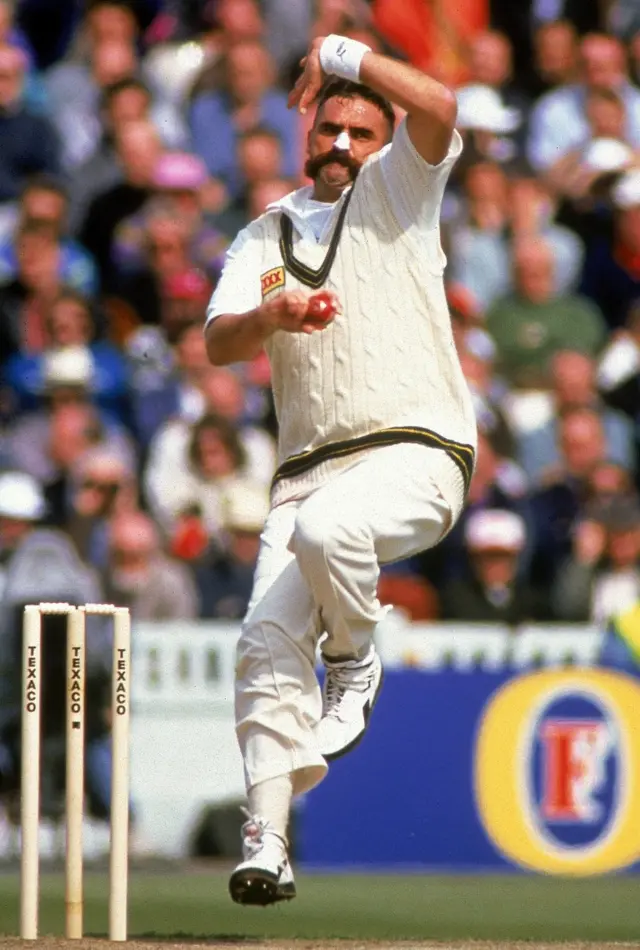 मर्व ह्यूज