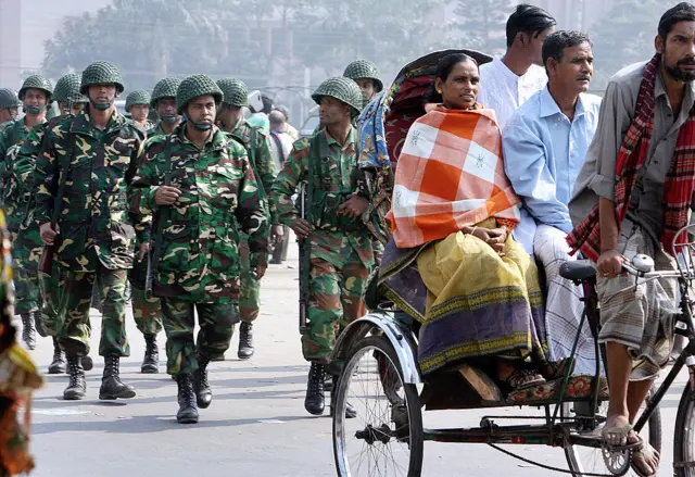 সেনাবাহিনী 