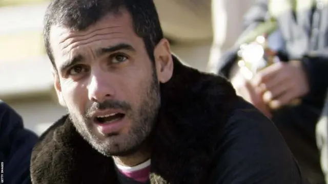 Guardiola futbolculuk kariyerinin ardından daha prestijli bir konum olan Barcelona Akademisi’nin başına geçmek yerine B takımının başına geçmeyi tercih etmişti