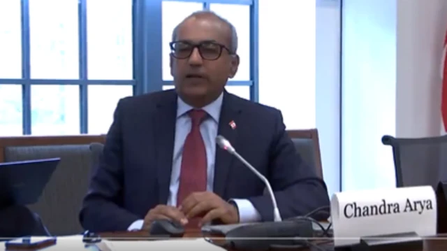 कनाडा में भारतीय मूल के सांसद चंद्रा आर्या को मंदिर में तोड़फोड़ की घटना के बाद ख़ालिस्तानी चरमपंथियों की तरफ़ से धमकी मिली है.