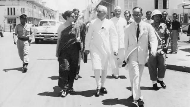 જવાહરલાલ નહેરુ, ભારતના પ્રથમ વડા પ્રધાન, બીબીસી ગુજરાતી, ભારત, ઇન્દિરા ગાંધી, રાજકારણ, આઝાદ ભારત, આઝાદી, ગાંધીજી
