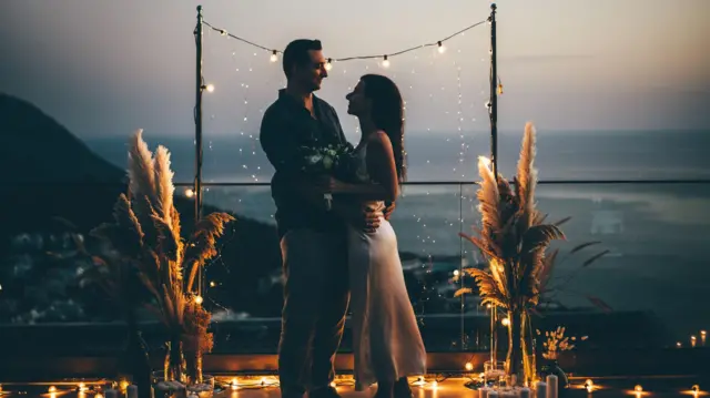 பிரதமர் மோதியின் 'வெட் இன் இந்தியா' முழக்கம், காஷ்மீருக்கு சாதகமாக அமையுமா?