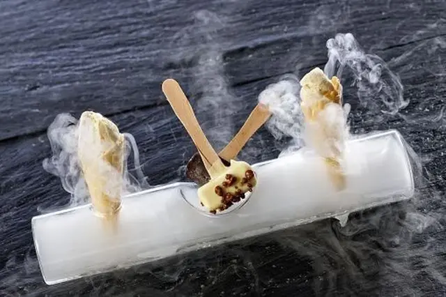 dry ice ड्राय आईस बीबीसी मराठी गुरुग्राम गुरगाव
