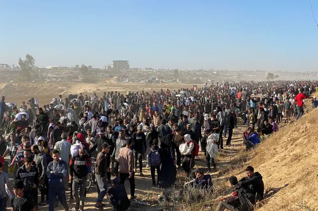 لماذا يتعرض الفلسطينيون من طالبي المساعدات الإنسانية للقتل؟