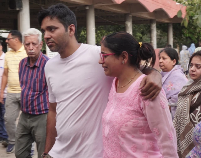 ਮ੍ਰਿਤਕਾਂ ਦੇ ਪਰਿਵਾਰਕ ਮੈਂਬਰਾਂ ਦੀ ਤਸਵੀਰ