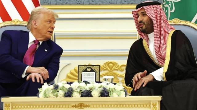 ترامپ در حال صحبت با بن سلمان